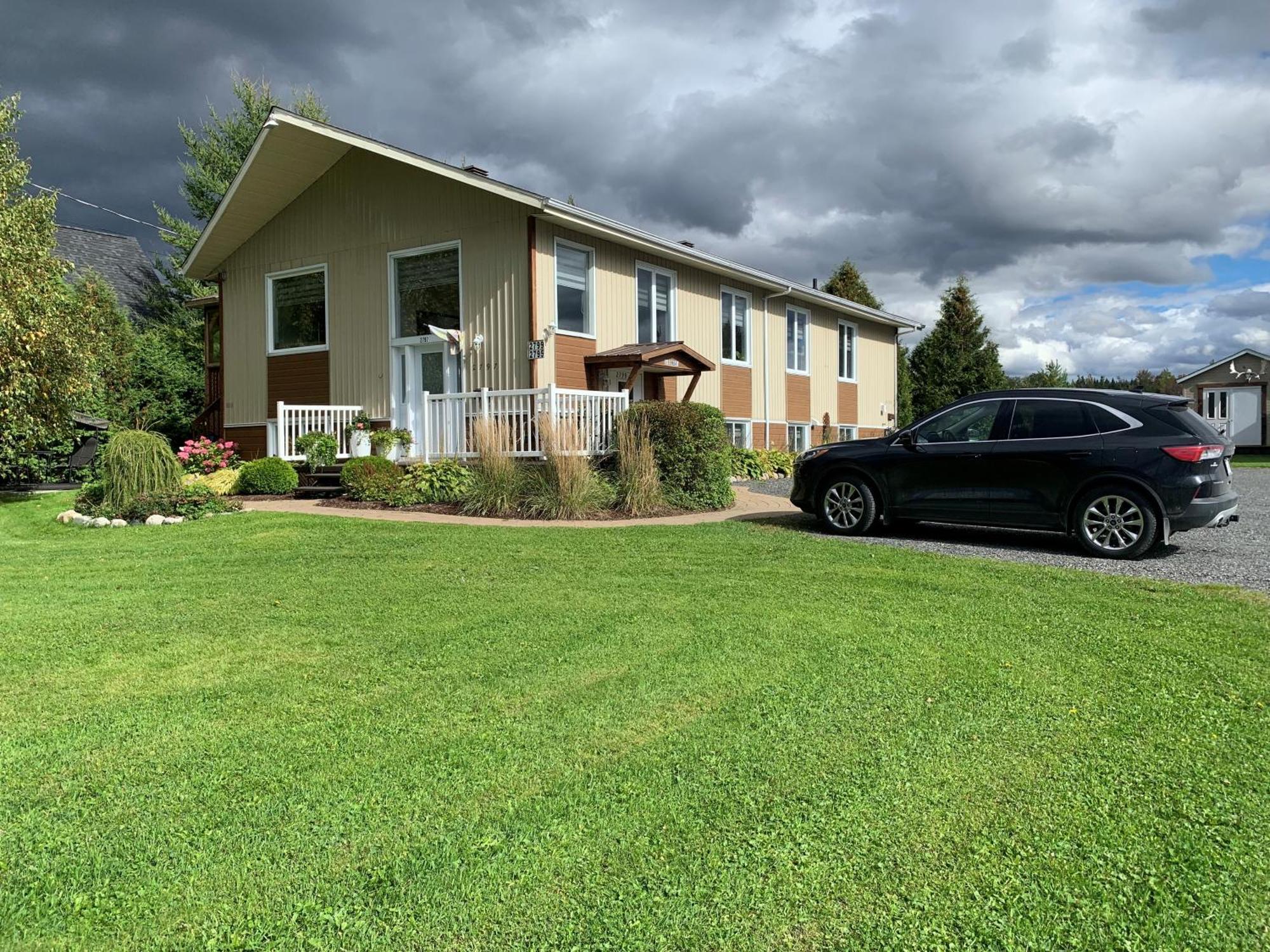 Aux Quatre Vents 4,5 Grand Logement Prive Lac-Megantic Ngoại thất bức ảnh